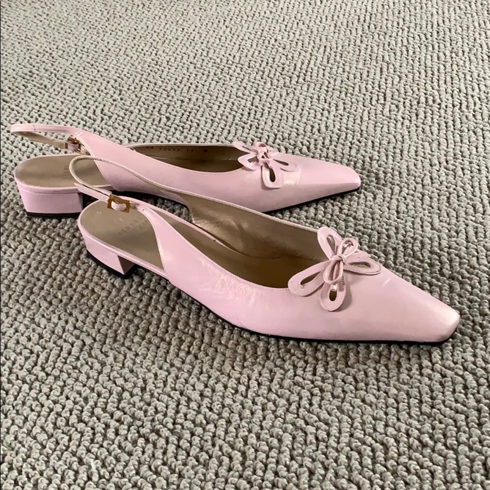 Stuart Weitzman Womens Leather kitten heel
